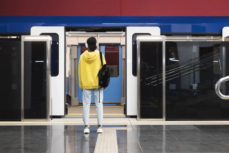 Reliable power supply solutions for metro Platform Screen Doors